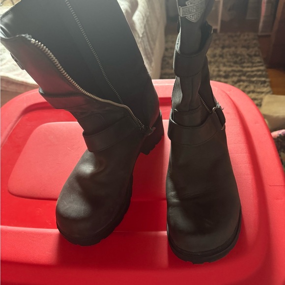 Woman's Harley Davidson boots like new worn twice - Picture 2 of 2